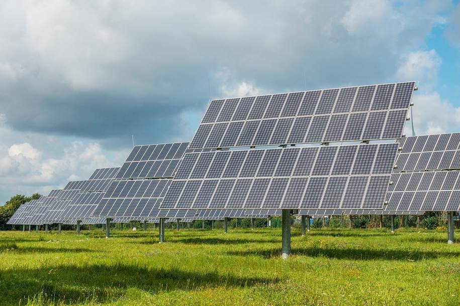 Soluções para a expansão do uso de energia solar no Brasil
